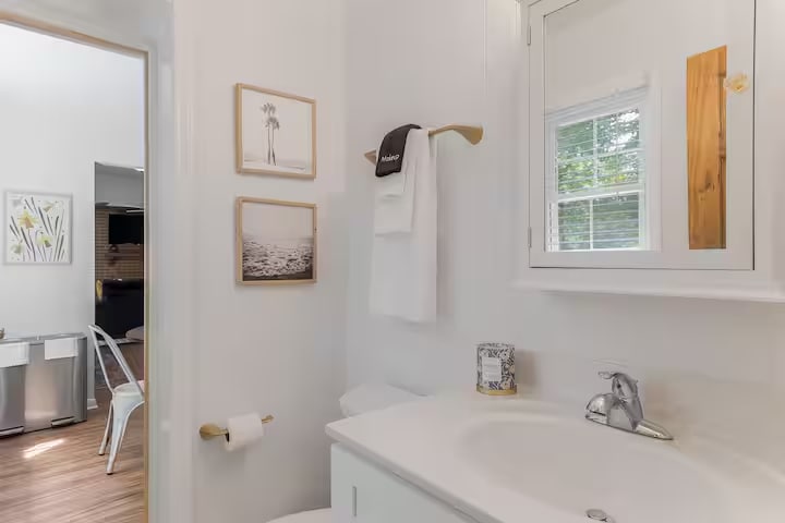 Building Photo - 122 Westview Dr