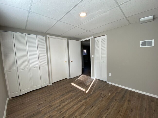 Building Photo - Charming 3 Bedroom with Great Yard