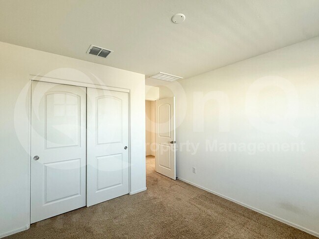 Building Photo - 2635 W Bowker St