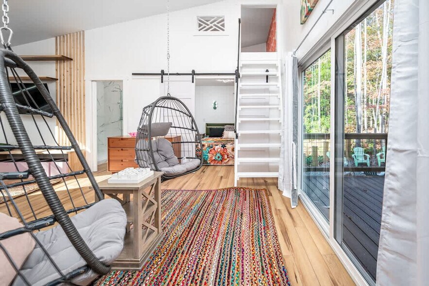 Building Photo - 288 Stonewall Road-SI ID1055518P