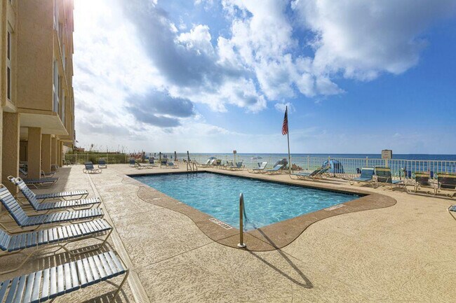 Building Photo - 1007 W Beach Blvd