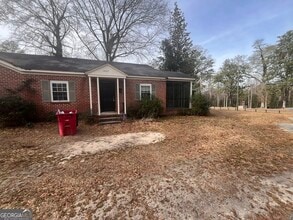 Building Photo - 1067 Boulevard