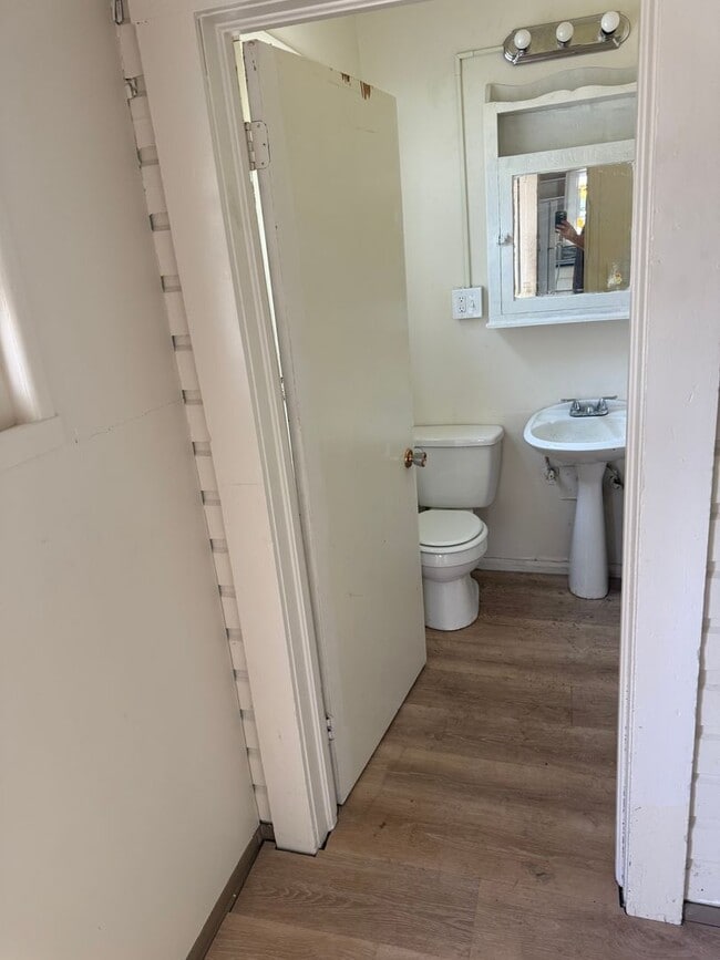 Building Photo - CKJ01