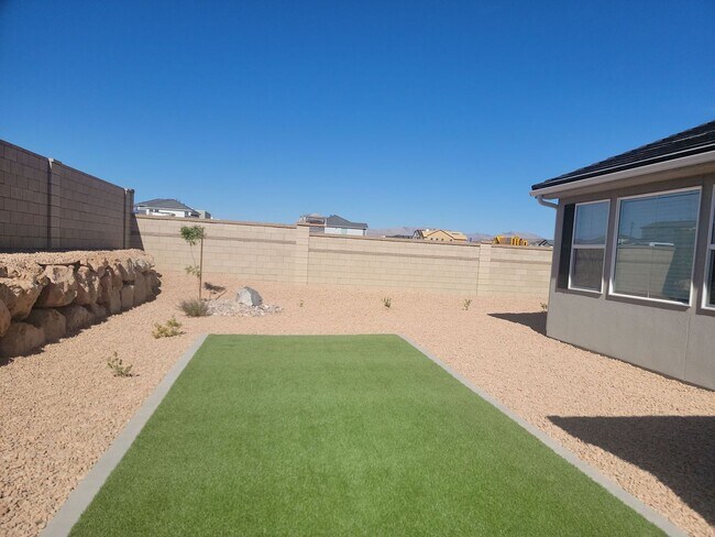 Building Photo - Luxury Living in Desert Color - Stunning 4...