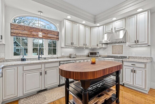 Building Photo - 34 Glen Rd