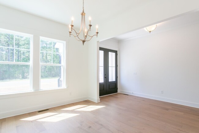 Building Photo - Stunning home in The Parks at Meadowview!