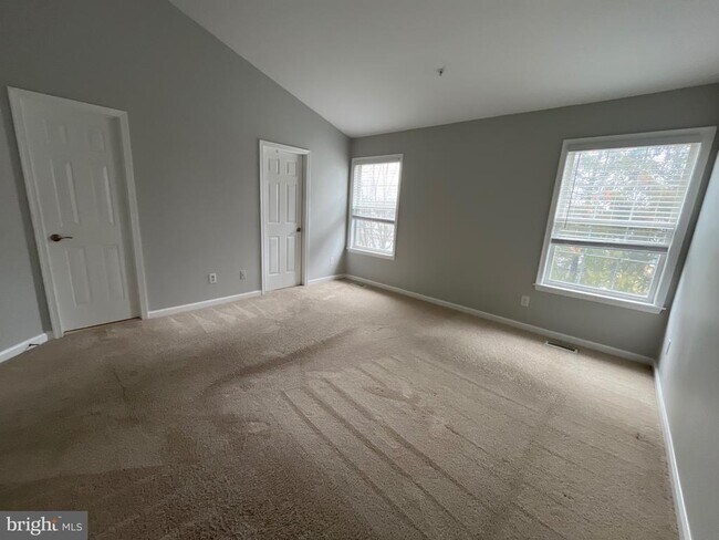 Building Photo - 2212 Historic Dr