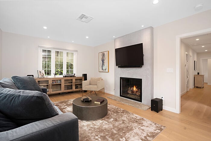 Building Photo - 228 W Mission St