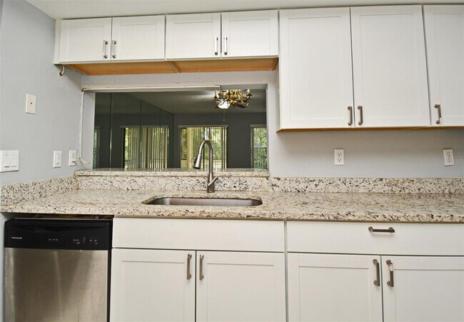 Building Photo - 610 Cranes Way