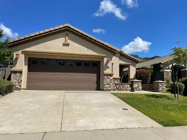 Building Photo - Fireplace in Living Room, Backyard Patio, Hardwood and Laminate Flooring