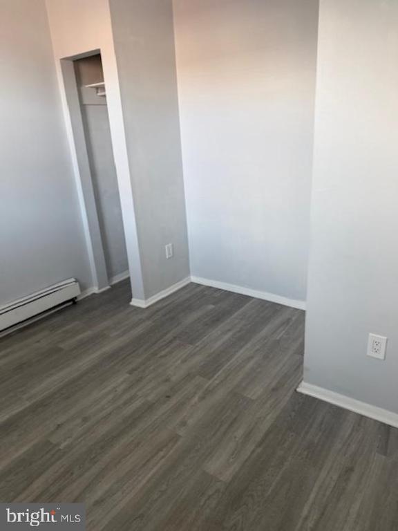 Building Photo - 424 E Girard Ave