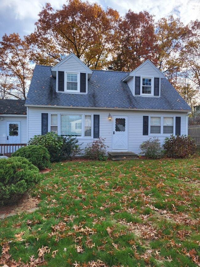 Primary Photo - 141 Greenwood Ct