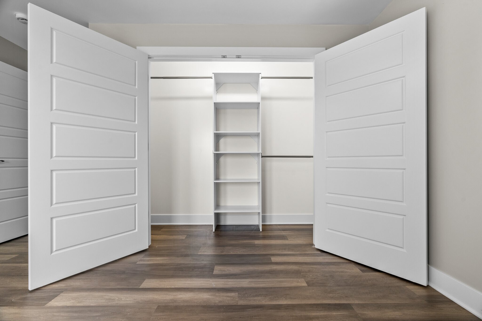 Building Photo - 172 E Gardner St