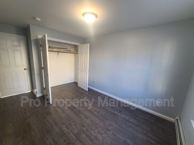 Building Photo - 129 Railroad St