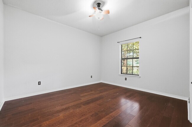 Building Photo - 116 Baywind Dr