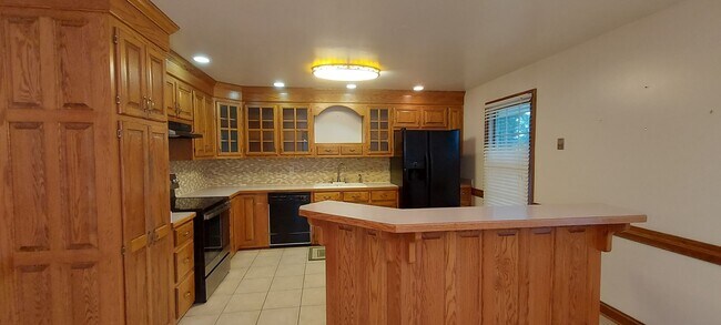Building Photo - Beautiful Ranch in desirable location