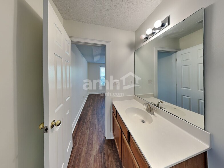 Building Photo - 13429 Glenwyck Ln