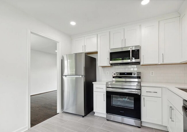 Building Photo - 5522 Lanham Way