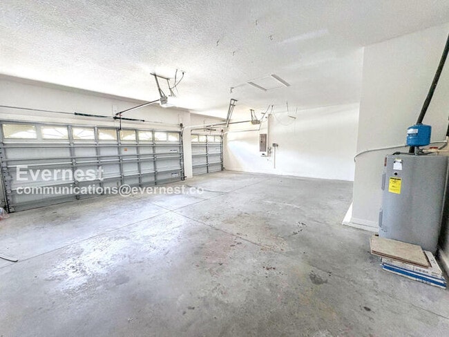 Building Photo - 2318 Sebago Dr