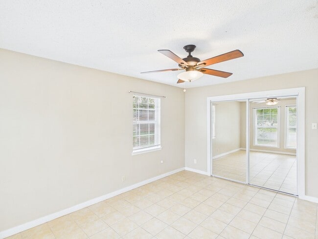 Building Photo - Room to Live, Room to Relax – Spacious 3-Bedroom Home