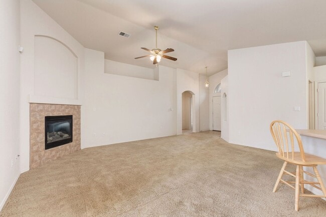 Building Photo - Nice Large Home in Sonoma Ranch—-Will go f...