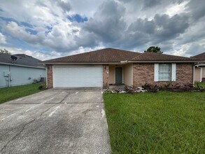 Building Photo - Charming 3 Bedroom, 2 Bath Home with Garag...