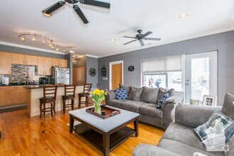 Building Photo - 1 bedroom in Chicago IL 60616