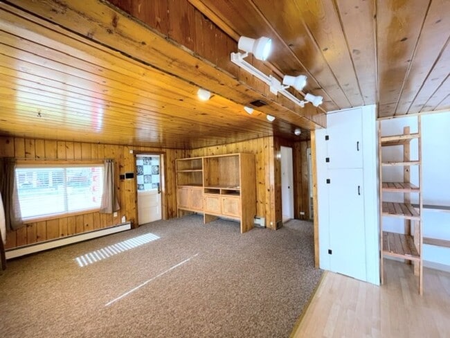 Primary Photo - Unique and Updated Corner Lot Cabin in Mou...