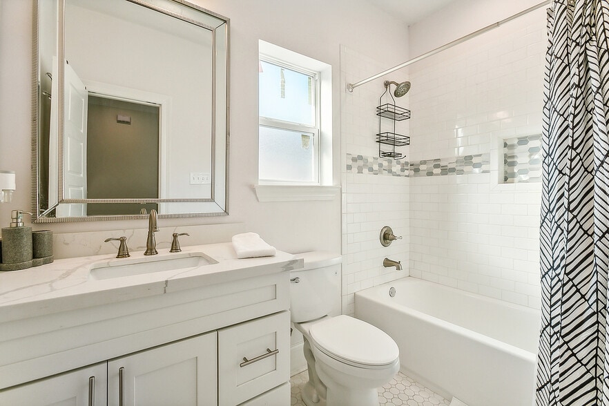 2nd Bathroom - 8911 Apple St