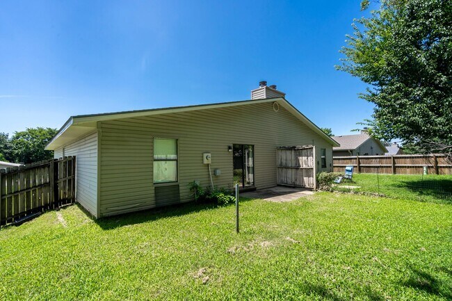 Building Photo - 3468 Harvard St