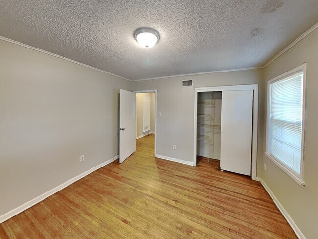 Building Photo - 5040 Sea Isle Rd