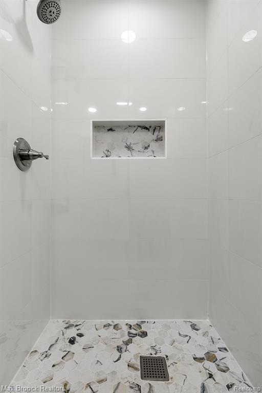 Building Photo - 6207 Nicholas Dr