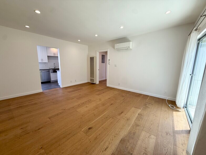 Building Photo - 515 Pier Ave