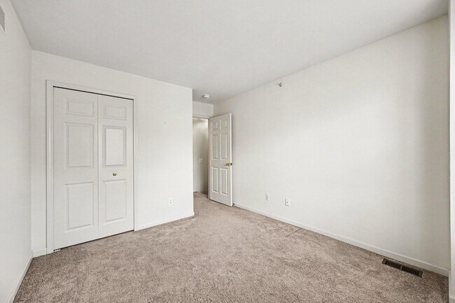 Building Photo - 2878 Barclay Wy