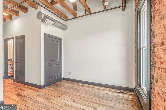 Building Photo - 13 Greenville St S