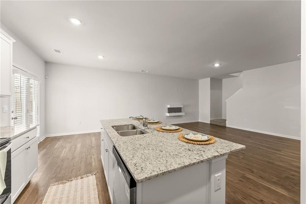 Building Photo - 300 Stoneybrook Dr