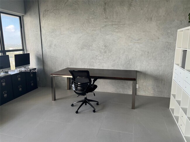 Building Photo - 780 NE 69th St