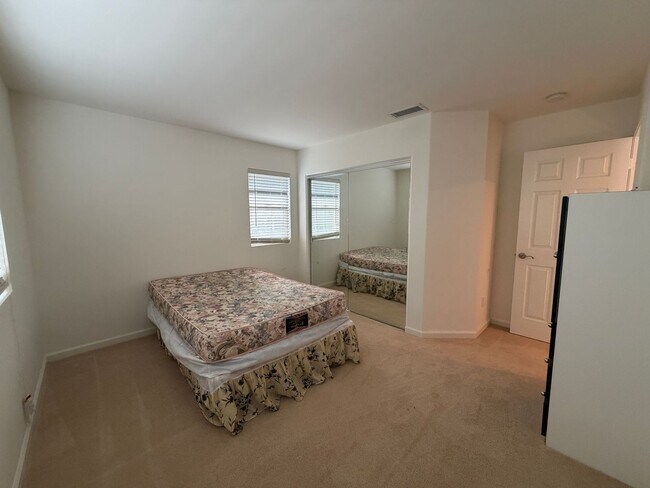 Building Photo - Spacious 4-Bedroom Ewa Beach Home with Den...