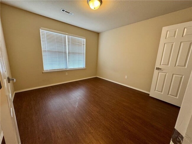 Building Photo - 630 Lasso Ln