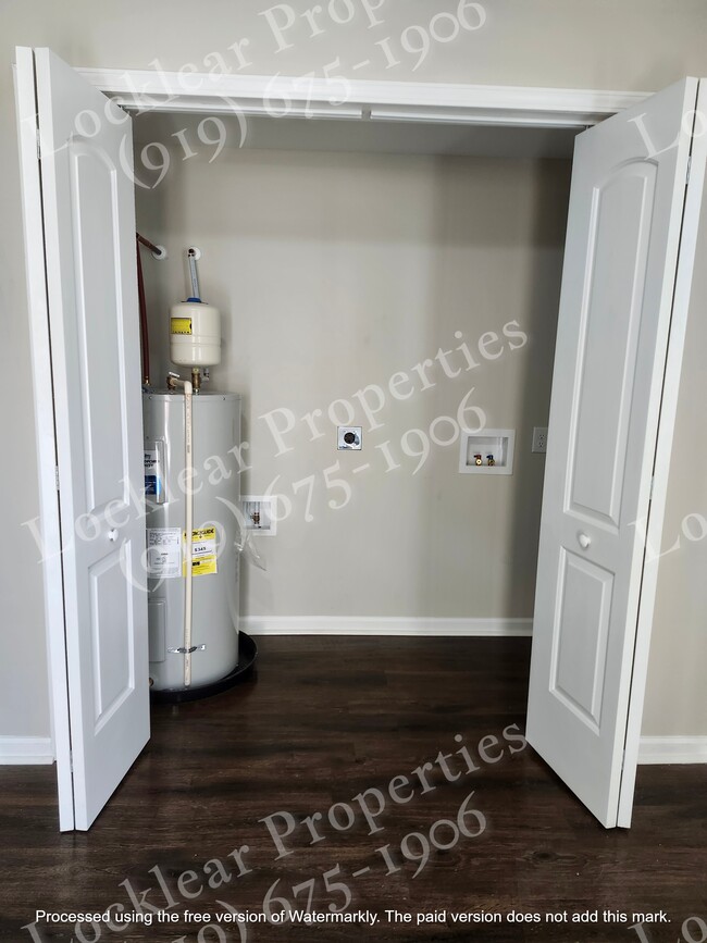 Laundry closet - 616 Hugh St