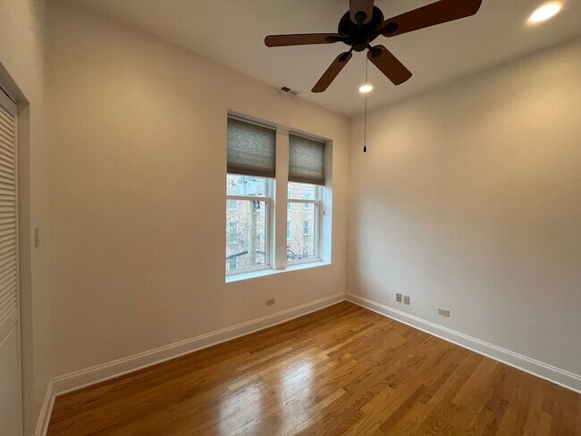 Building Photo - 2558 W Haddon Ave