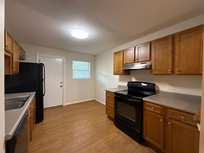 Building Photo - T.R. Lawing Realty Property