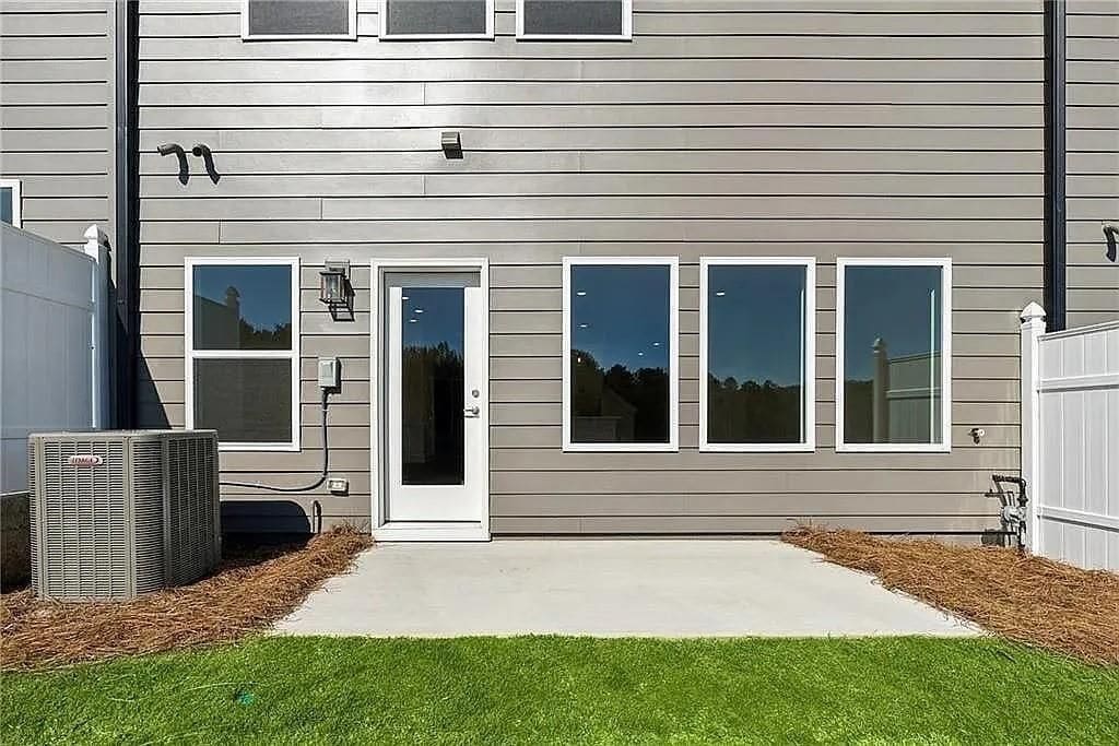 Building Photo - 158 Redbud Rd