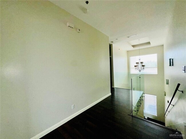 Building Photo - 29 Pineridge Ln