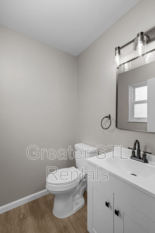 Building Photo - 702 Boca Chica Dr