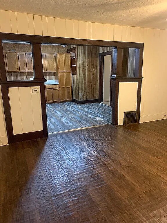 Building Photo - 2230 S 6th St