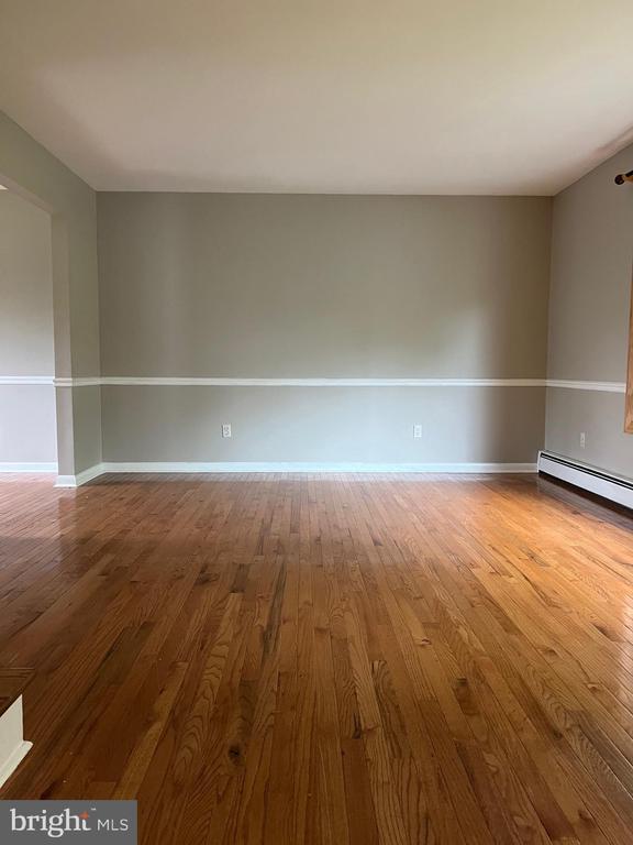 Building Photo - 7711 Farmdale Ave