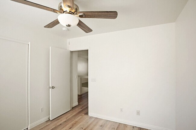 Building Photo - 3 Bed South Las Vegas Pool Home