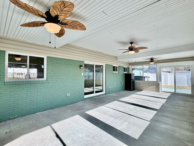 Building Photo - READY 08-26-25!! 3-Bedroom Ranch W/Fenced ...