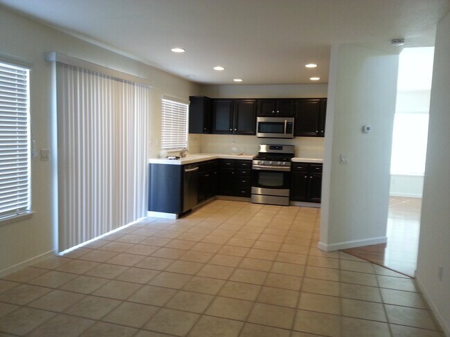 Building Photo - 138 Trenton Cir